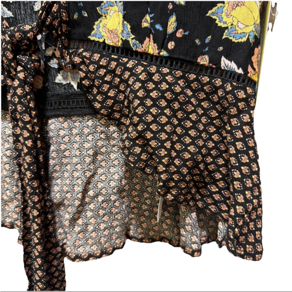 🆕Band of Gypsies Black Floral Tie-Front Crop Ruffle Top Boho Boutique Chic SM - Picture 3 of 8